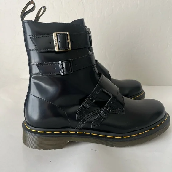 靴 Dr. Martens Blake II Dr. Martens Women's Blake II Leather Buckle Chelsea Boots